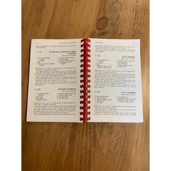 Great Cookies You Can Bake by Lois Hill 1992  Softcover Vtg 365 Fabulous Cookies - Picture 2 of 10